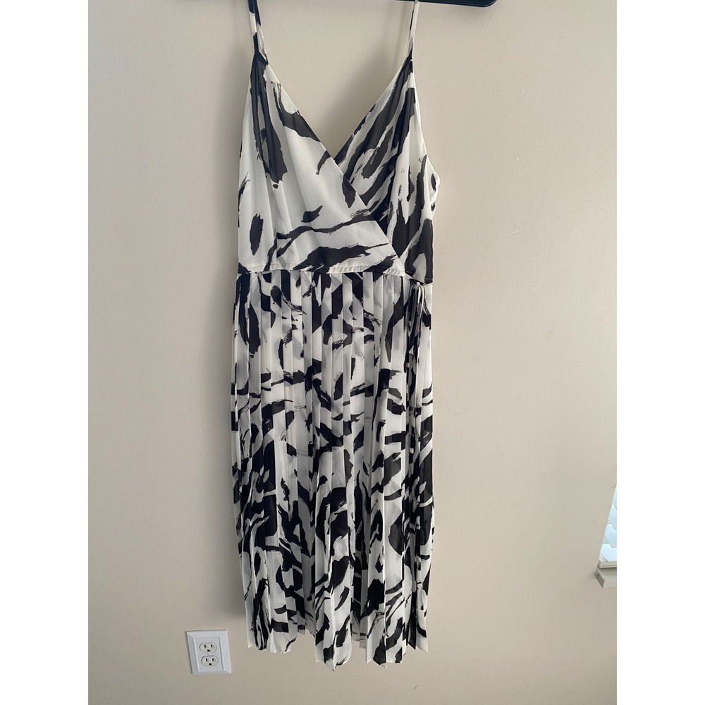 Nine West Women's XS Black White Abstract Print Pleated Midi Dress Wrap Flowy